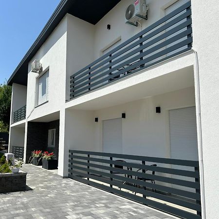 Guest House Neno Ogulin Exteriér fotografie