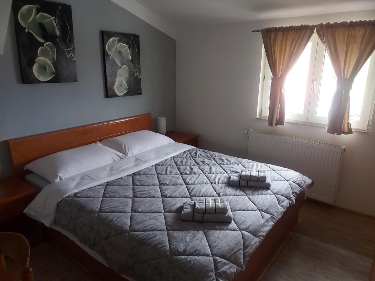 Guest House Neno Ogulin Exteriér fotografie