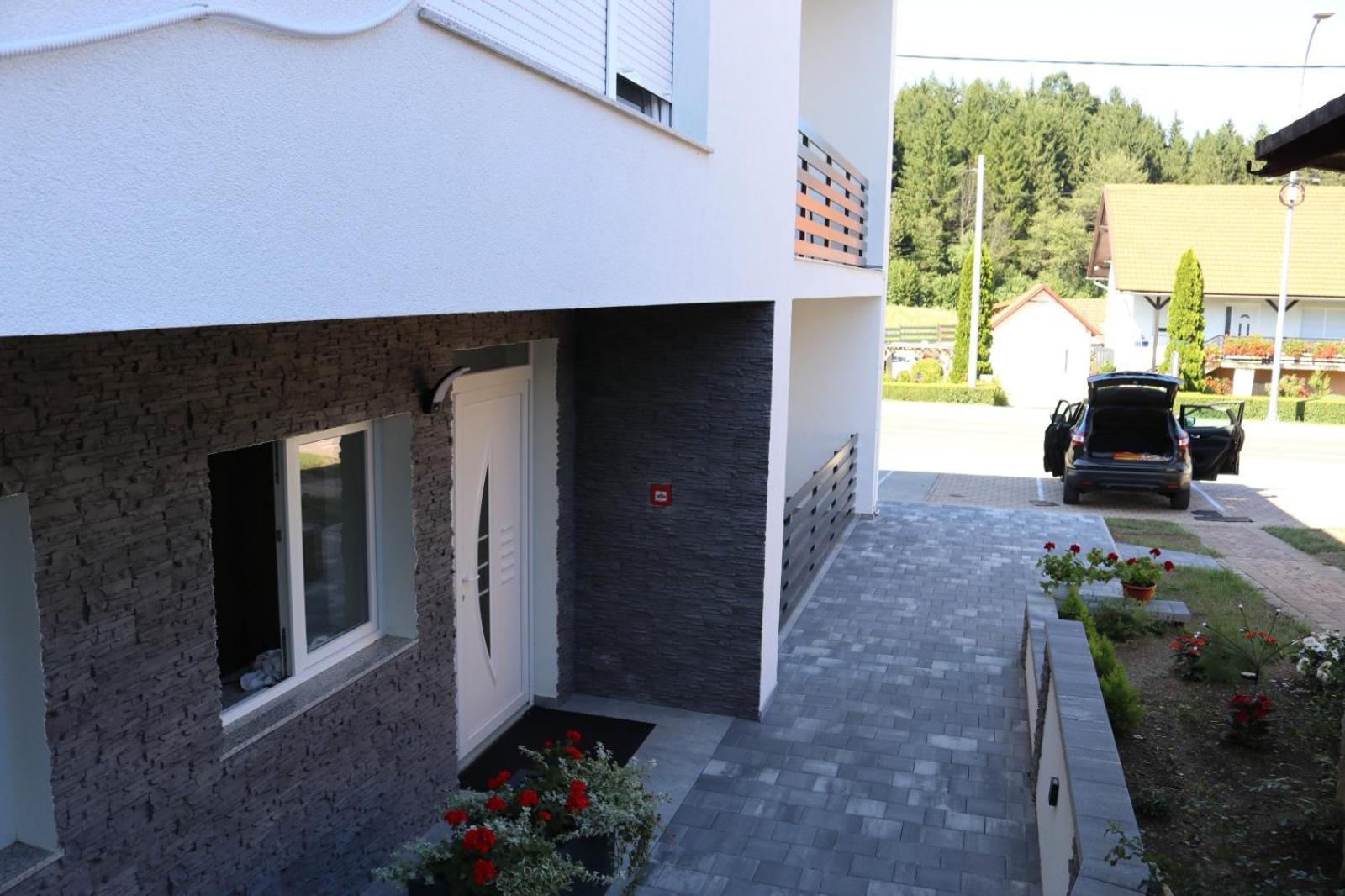Guest House Neno Ogulin Exteriér fotografie
